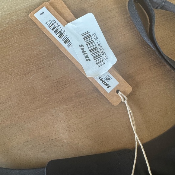 SKIMS Ultimate Push Up Plunge Bra - Onyx - Picture 4 of 5